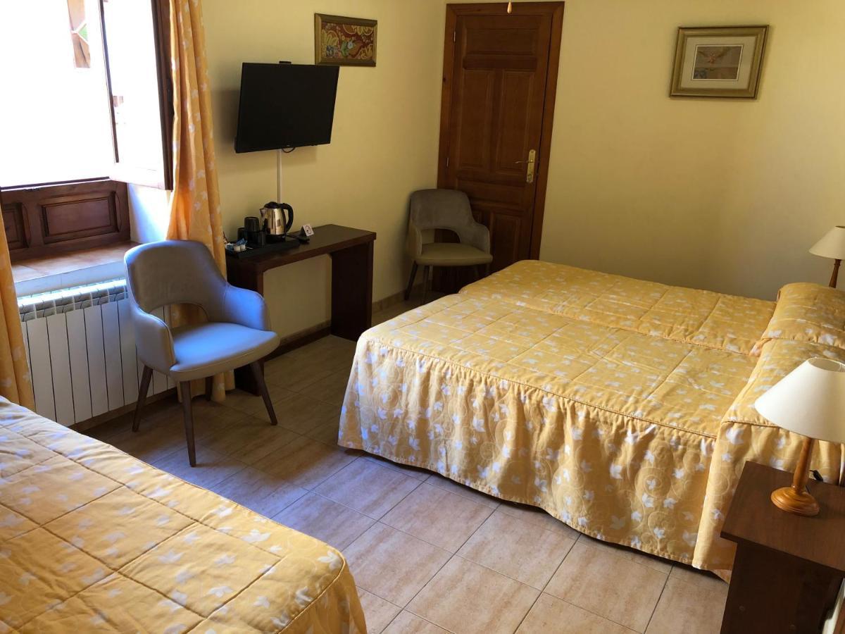Hostal Loreto Дения Екстериор снимка