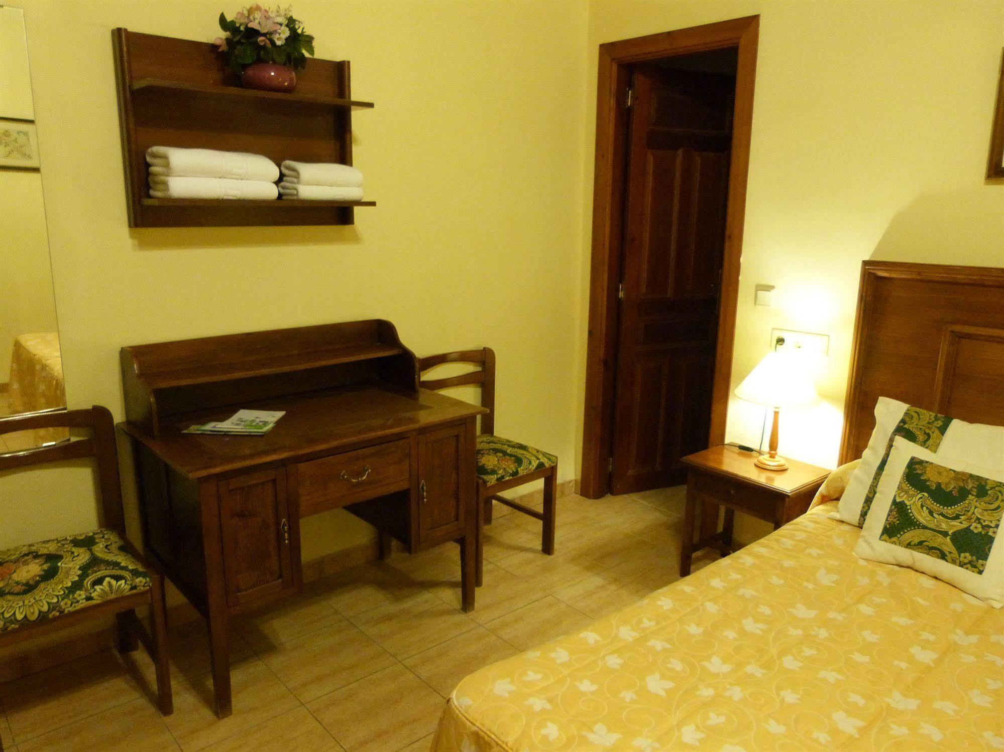 Hostal Loreto Дения Екстериор снимка